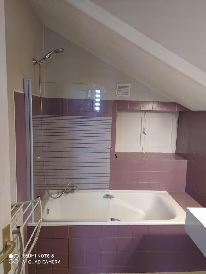 Chambre Meublee A Louer Pouzauges Exterior photo